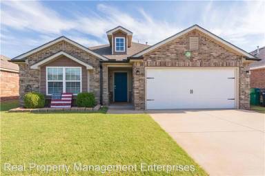 Main picture of 11413 SW 25th Ter