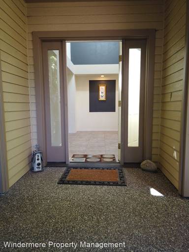 Main picture of 9042 Gleneagle Dr