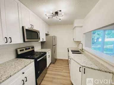 Main picture of 521 Broadway Ave N