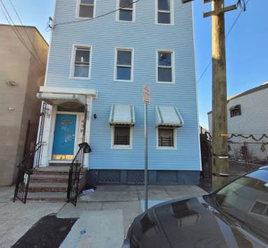 Main picture of 429 S 6th St