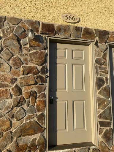 Main picture of 566 W 42nd St