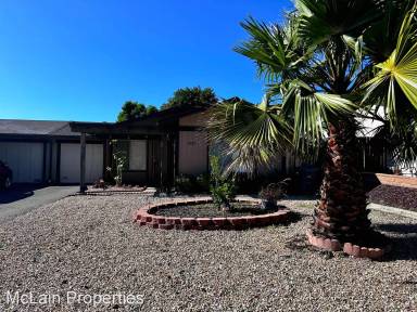 Main picture of 1427 Peacock Blvd