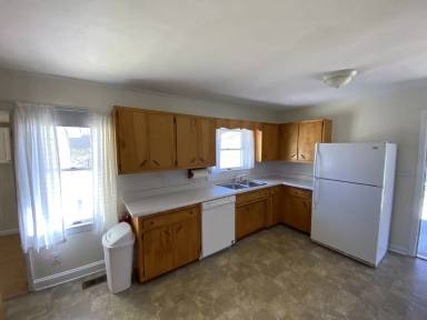 Main picture of 200 E Rollins St