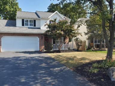 Main picture of 221 N View Rd