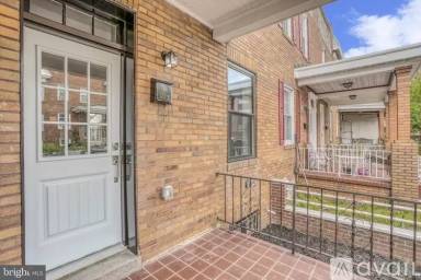 Main picture of 631 Savage St