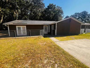 Main picture of 120 Cherokee Cir