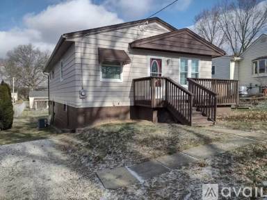 Main picture of 405 Franklin Ave