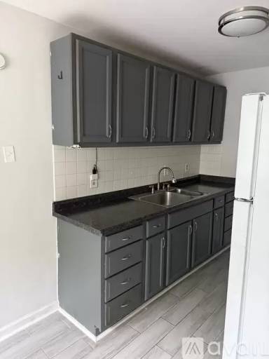 Main picture of 550 Harding Pl
