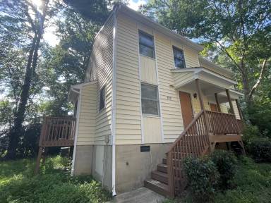 Main picture of 102 S Peak Dr