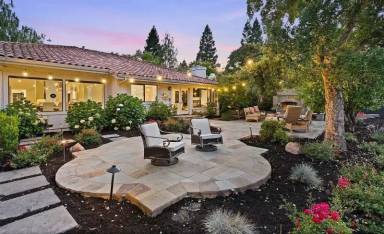 Main picture of 306 Live Oak Dr