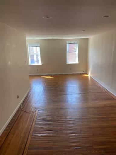 Main picture of 1733 Christian St