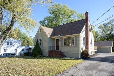 Main picture of 883 Doris Dr