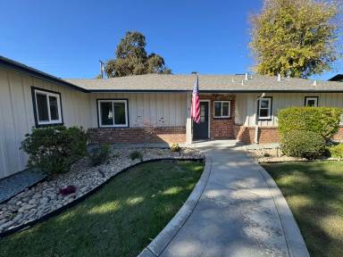 Main picture of 211 N Orange Ave