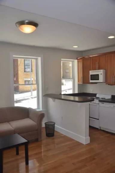 Main picture of 836 Huntington Ave