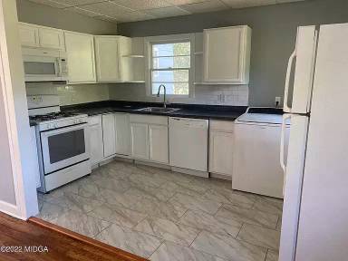 Main picture of 1524 Burton Ave