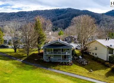 Main picture of 208 Willow Creek Cir