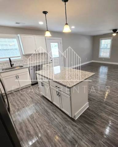 Main picture of 1112 Race St