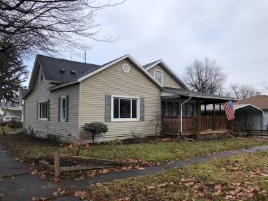 Main picture of 201 E 3rd St