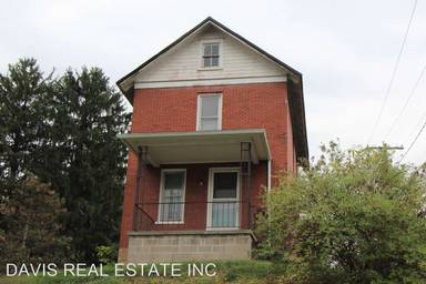 Main picture of 22 Center St