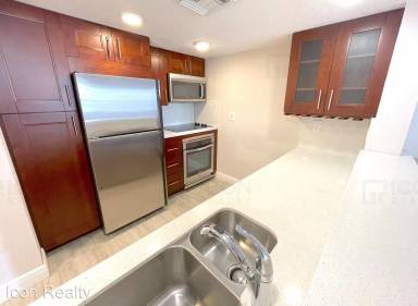 Main picture of Las Olas By The River