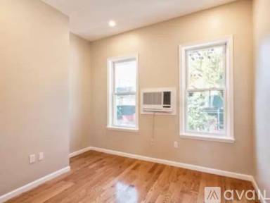 Main picture of 358 Leonard St