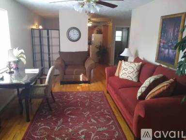 Main picture of 534 W 12th St NE