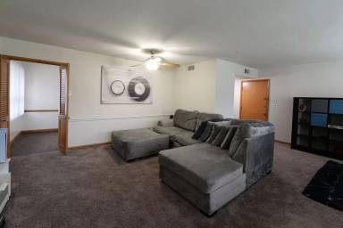 Main picture of 8717 Delmar Blvd