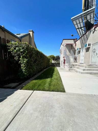 Main picture of 514 Lincoln Rd E