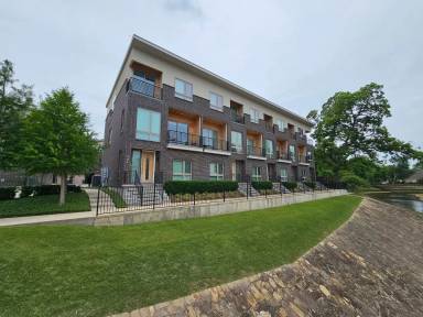 Main picture of 2620 Valley View Ln