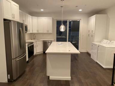 Main picture of 419 N Holly St