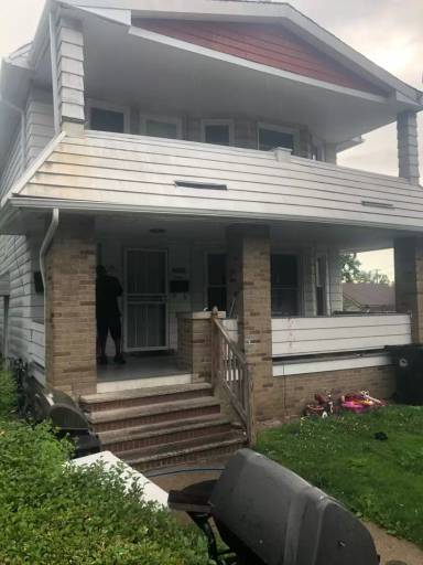 Main picture of 2624 E 114th St