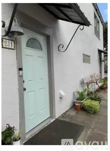 Main picture of 231 E State St