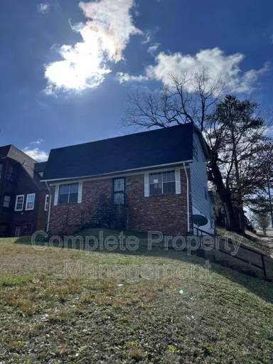 Main picture of 1569 Graymont Ave W