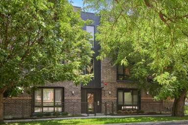 Main picture of 4153 W Melrose St