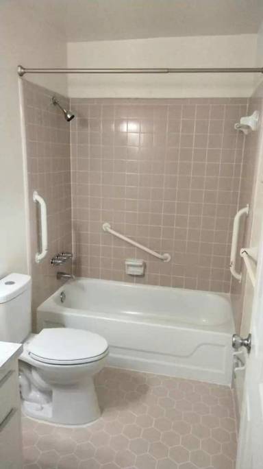 Main picture of 122 W Hancock St