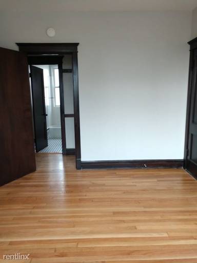 Main picture of 3034 N Ashland Ave