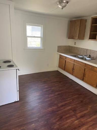 Main picture of 2721 Rock St