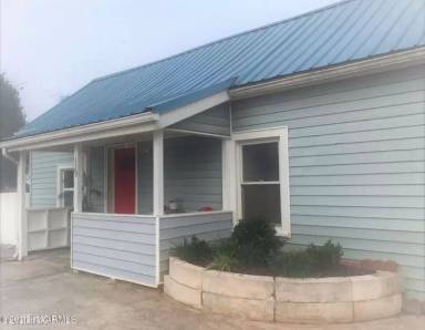 Main picture of 129 Henry Ave