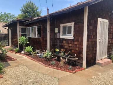 Main picture of 3524 Cerritos Ave