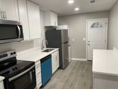 Main picture of 164 Cone St