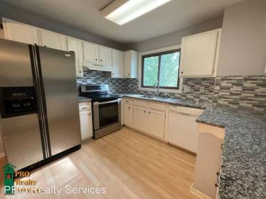 Main picture of 10407 Quebec Ave S