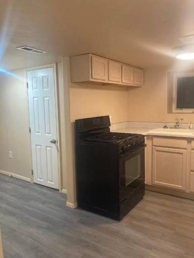 Main picture of 902 Ouray Ave