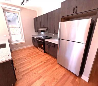 Main picture of 2100 W 18th Pl