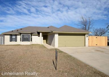 Main picture of 2501 Thoroughbred Dr
