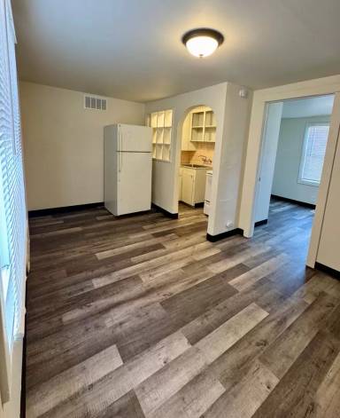 Main picture of 114 S 6th St