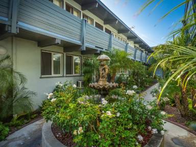 Main picture of 9025-43 National Blvd