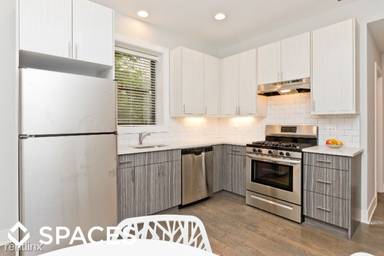 Main picture of 2618-26 N Rockwell St