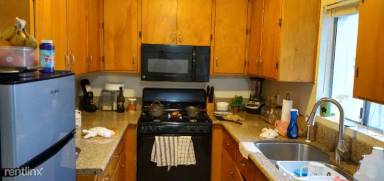 Main picture of 1400 W 37th Pl
