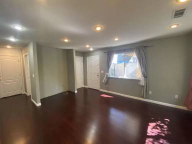 Main picture of 2095 Scott Blvd