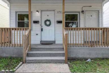 Main picture of 272 Comstock St
